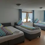 Gaestehaus Waldhorn Πανσιόν Weilen unter den Rinnen