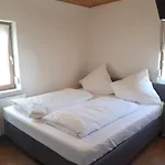 Gaestehaus Waldhorn Πανσιόν Weilen unter den Rinnen