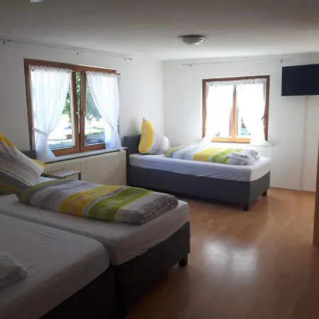 Affittacamere Gaestehaus Waldhorn Weilen unter den Rinnen