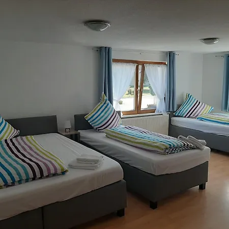 Affittacamere Gaestehaus Waldhorn Weilen unter den Rinnen