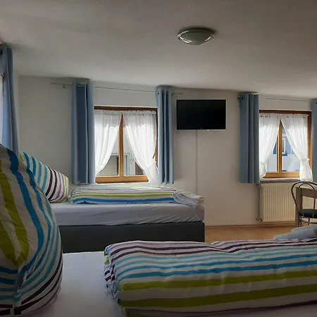 Gaestehaus Waldhorn 3*