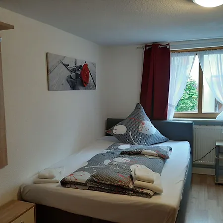 Affittacamere Gaestehaus Waldhorn Weilen unter den Rinnen